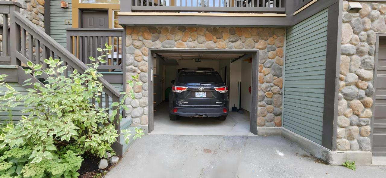 Villa Snowy Creek 14 Whistler Exterior foto