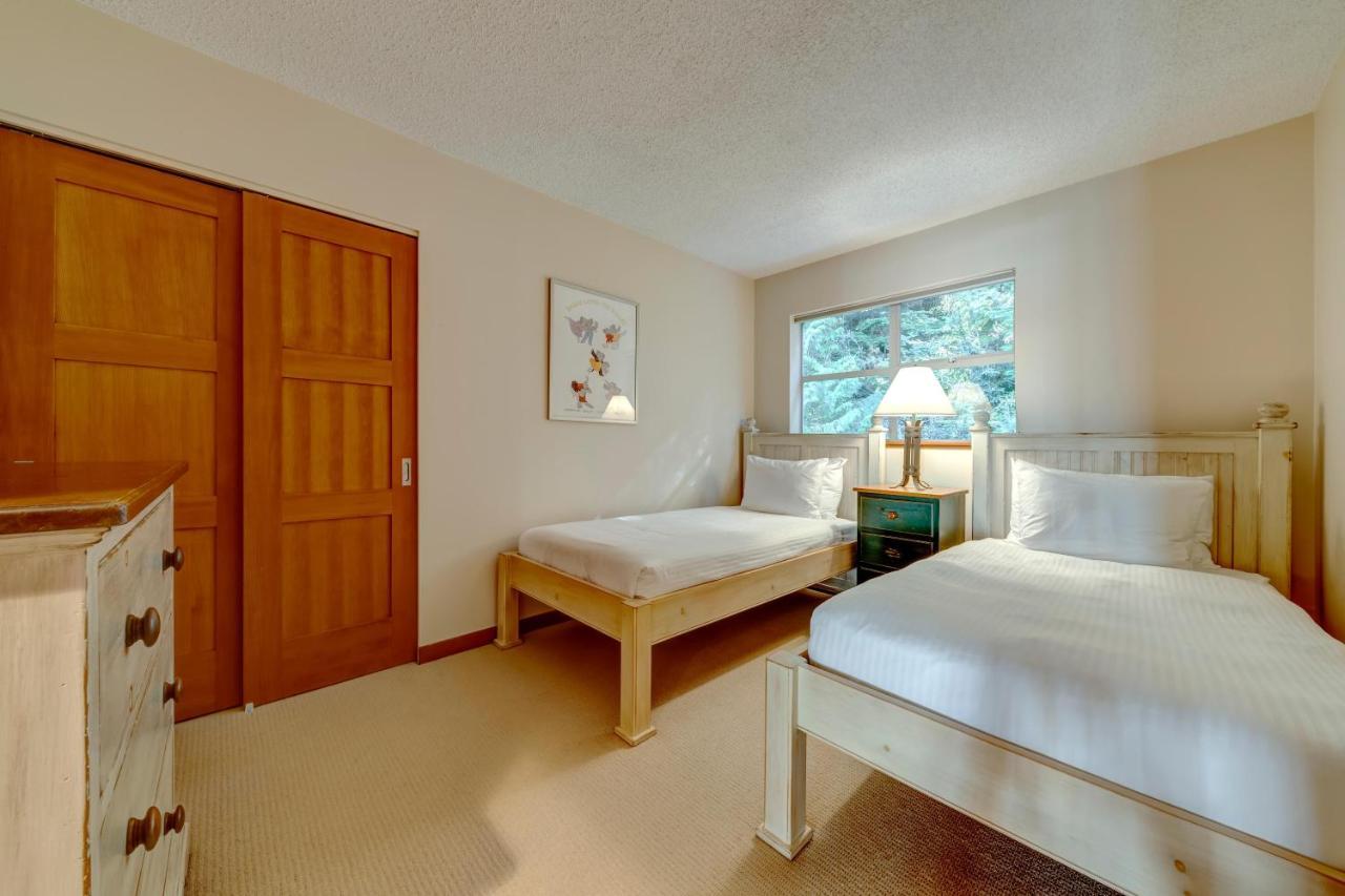 Villa Snowy Creek 14 Whistler Exterior foto