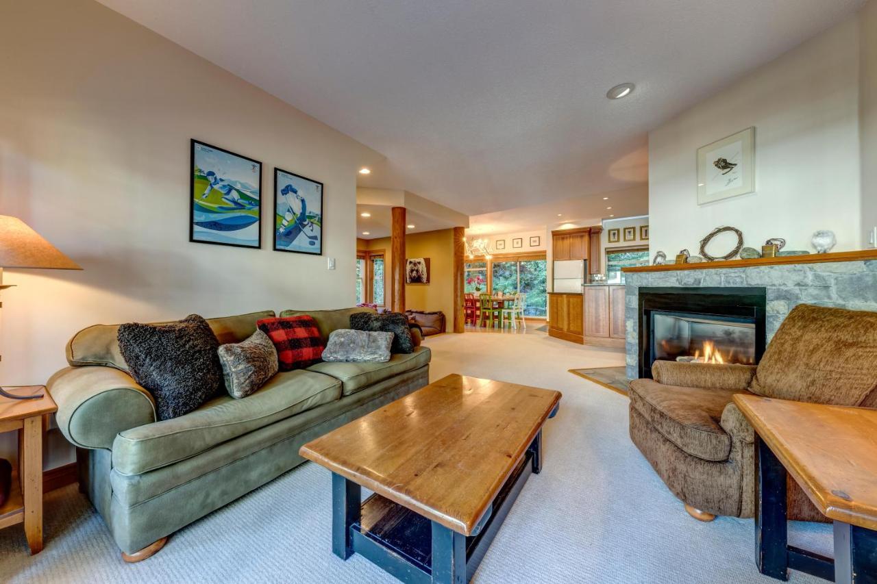 Villa Snowy Creek 14 Whistler Exterior foto
