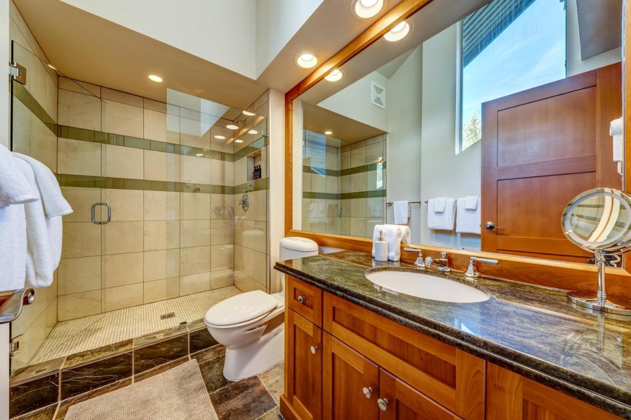 Villa Snowy Creek 14 Whistler Exterior foto