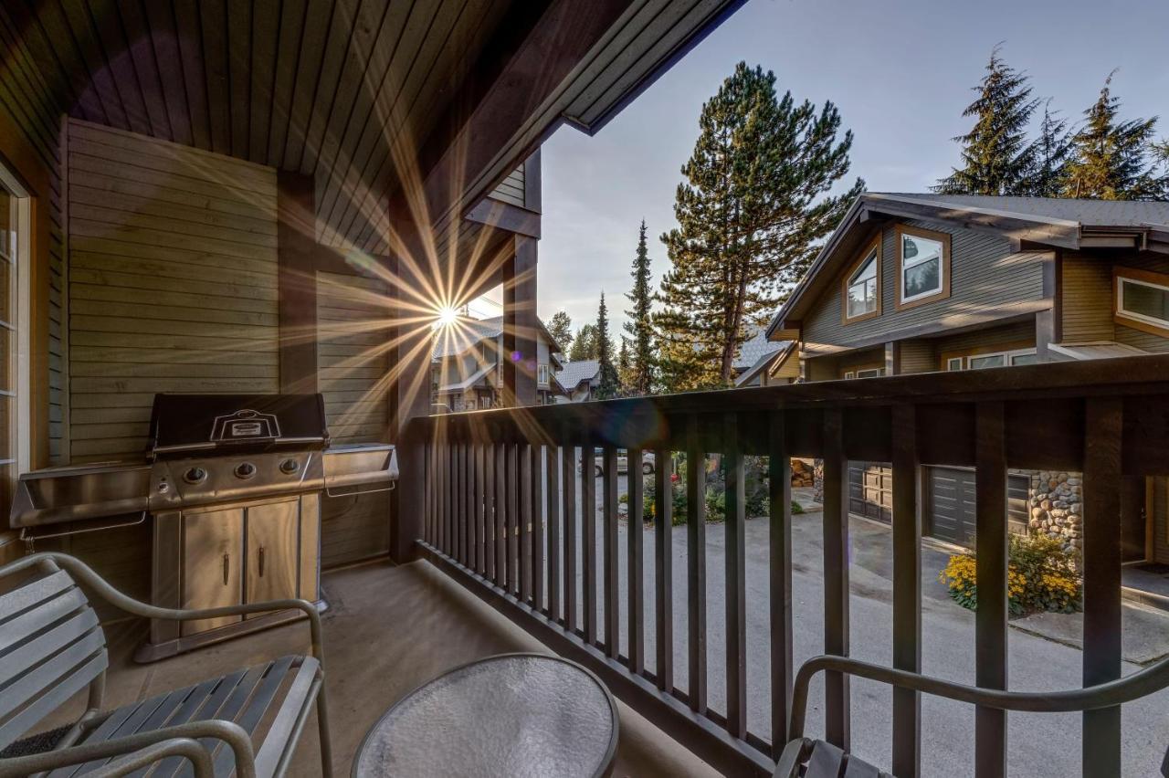Villa Snowy Creek 14 Whistler Exterior foto